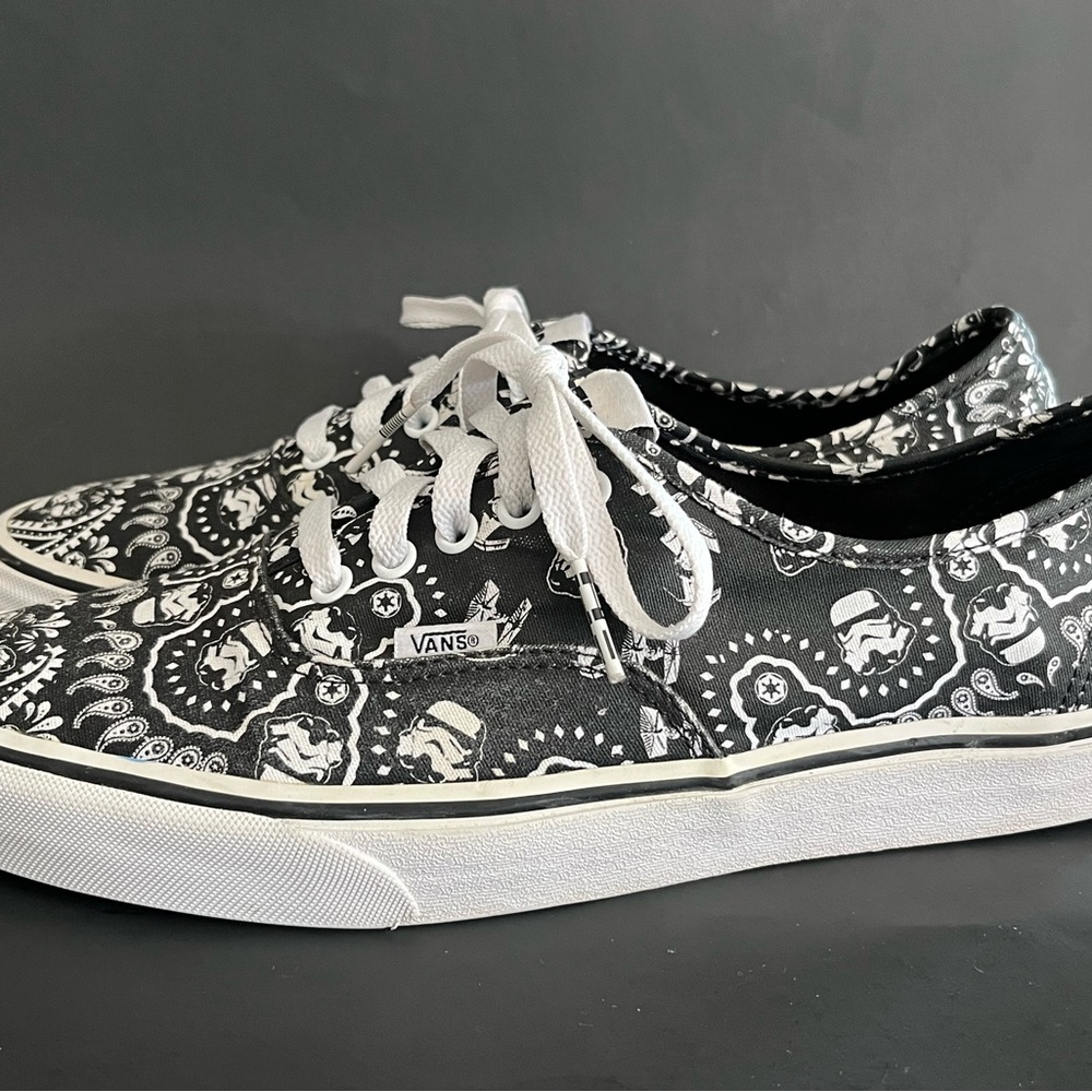 Vans Authentic Star Wars Storm Topper Limited
Edition Men's Size 12